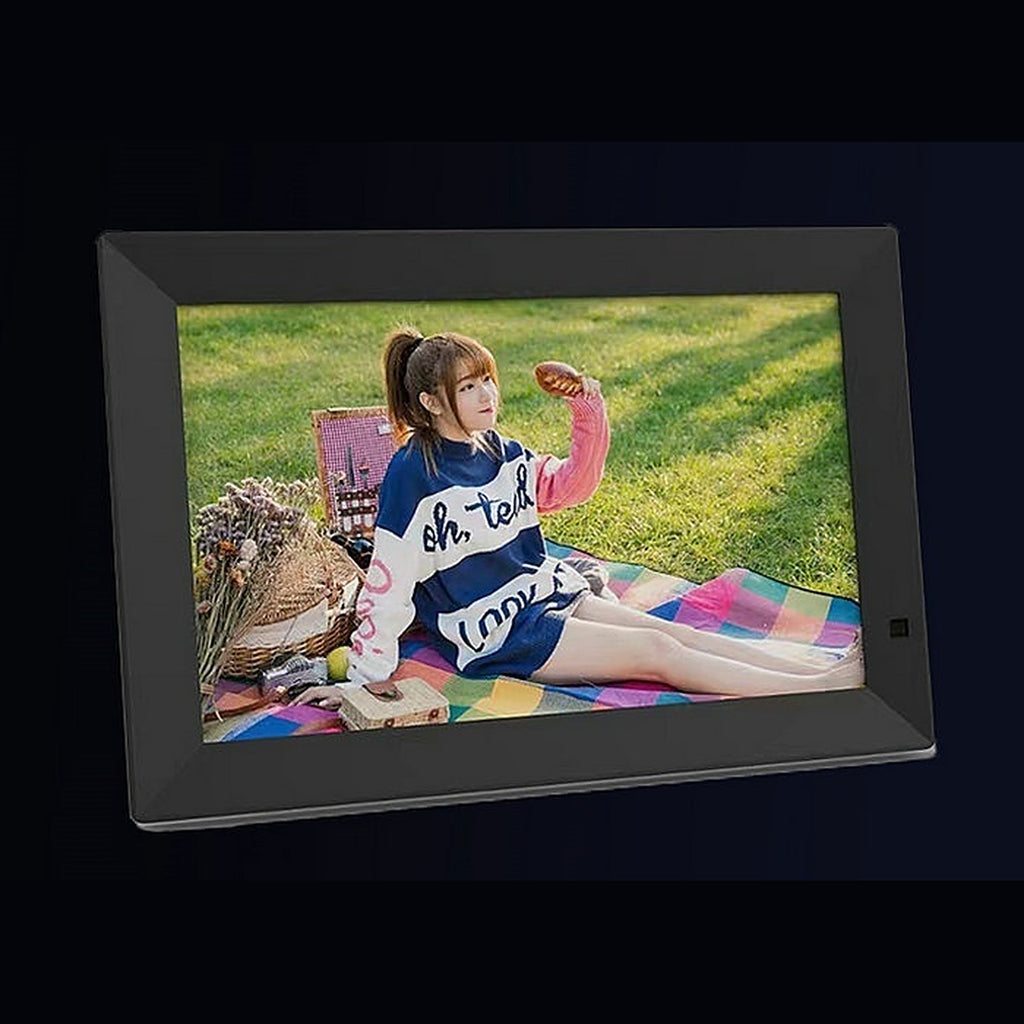 Photo frame displaying a picture